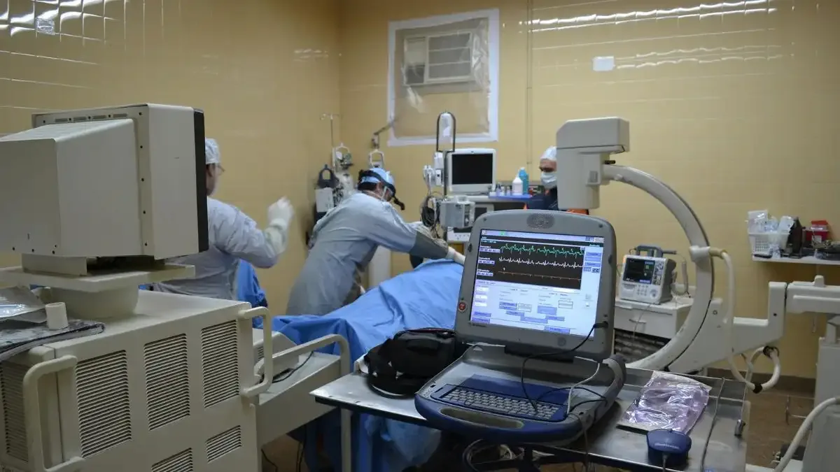 Como é a cirurgia de ligamento cruzado posterior