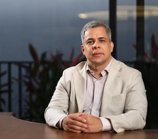 Dr. Ulbiramar Correia - Ortopedista de Joelho no IOG em Goiânia